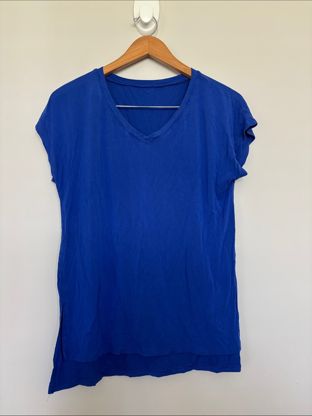 Royal blue V-Neck Capped Sleeve Tunic Length Tee Shirt Sz S EUC